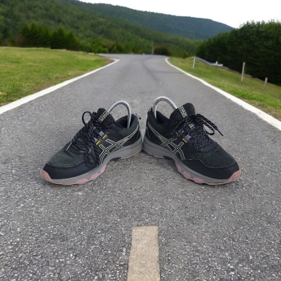 Asics Gel Venture style women's size 6.5 style 8 1012A706. Pre-owned sturdy. - Picture 6 of 10